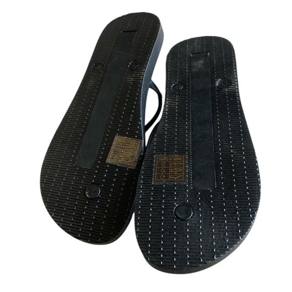 Earthling Grounders Black Grounding Flip Flops Size 9 NWT Casual Shower Shoes - Picture 3 of 7